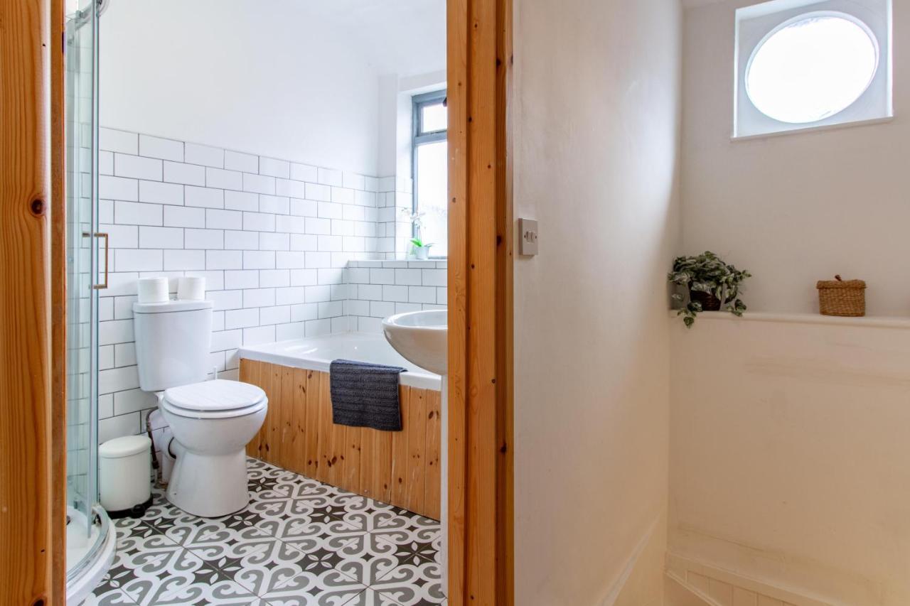 The Shoe Box Cottage With Allocated Parking Malmesbury Ngoại thất bức ảnh
