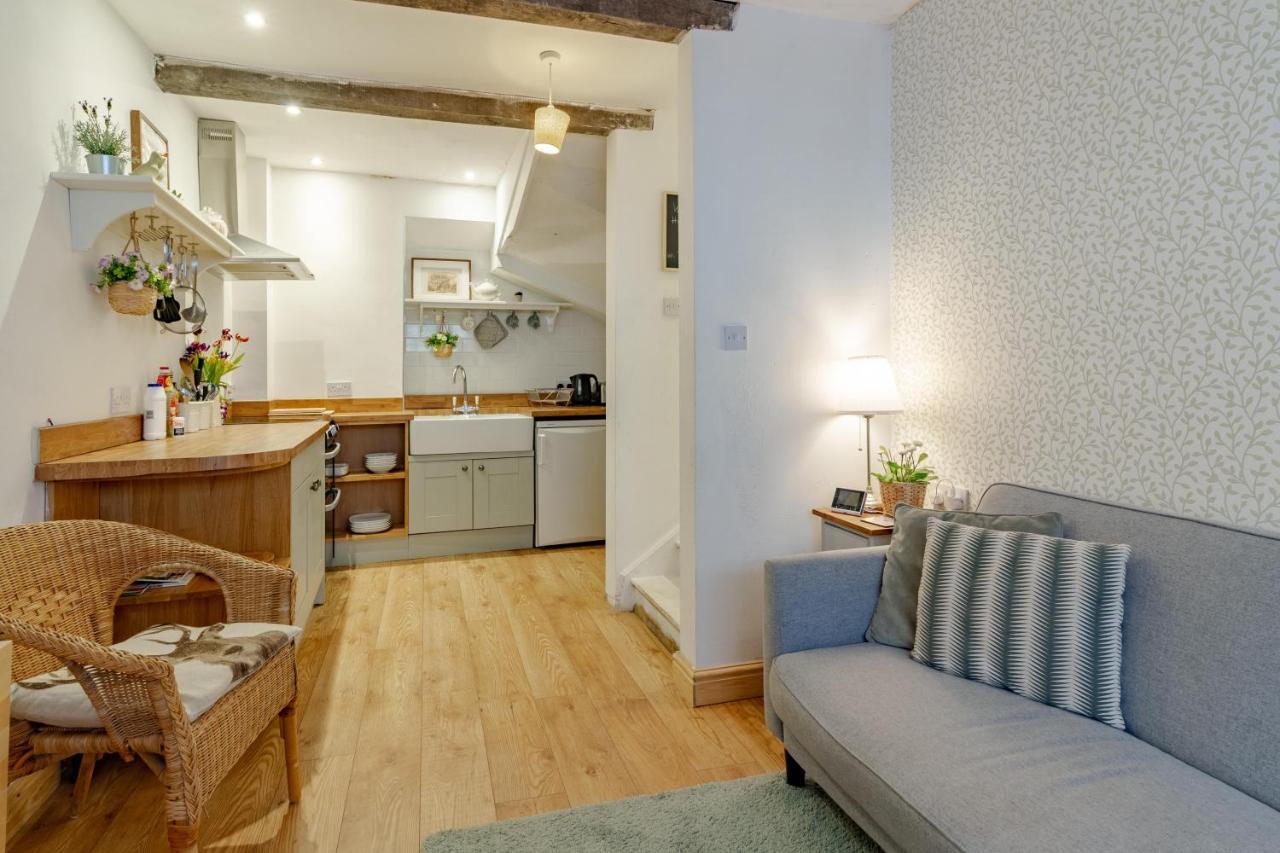 The Shoe Box Cottage With Allocated Parking Malmesbury Ngoại thất bức ảnh