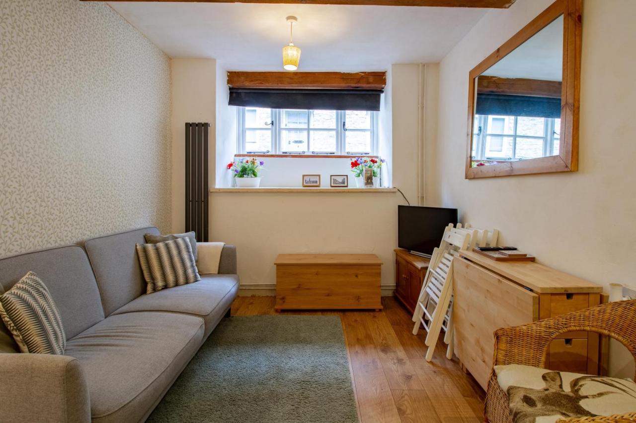 The Shoe Box Cottage With Allocated Parking Malmesbury Ngoại thất bức ảnh